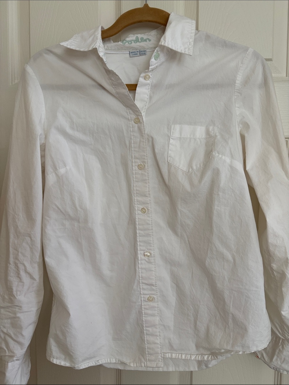 Boden Classic White Button-down long-sleeve Shirt with Mint Embroidered Logo